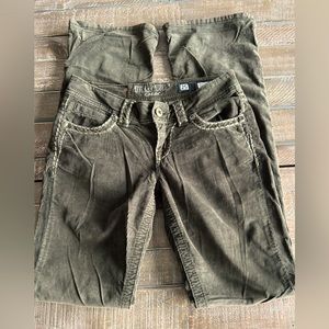 Miss Me size 25 olive lightweight corduroy jeans size 25.